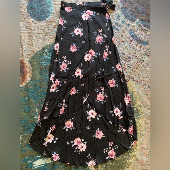 Divided Wrap Front Floral Maxi Skirt - Picture 3 of 7